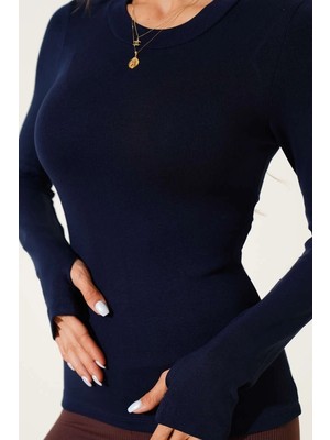 Colezium Basic Parmak Geçirme Detaylı Bluz Lacivert