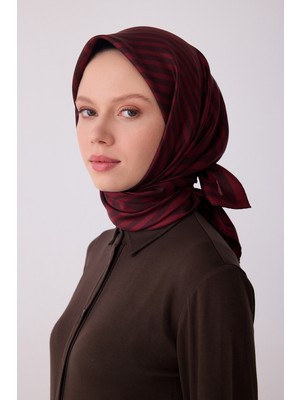 Belli Geometrik Desen Ipek Twill Eşarp  - 2026 Ilkbahar-Yaz (T)   4325-51