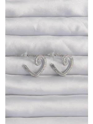 Mey Ithalat® Pirinç Gümüş Renk Zirkon Taşlı Kıvrımlı Yarım Kalp Küpe