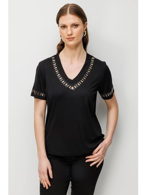 Eskişehir Mağazacılık 71382 Onteks Bluz Önü ve Kolları Taşlı V Yaka
