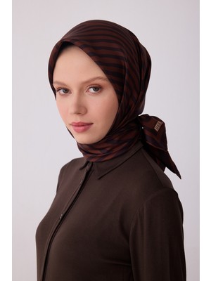 Belli Geometrik Desen Ipek Twill Eşarp  - 2026 Ilkbahar-Yaz (T)   4325-31