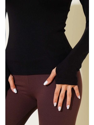 Colezium Basic Parmak Geçirme Detaylı Bluz Siyah