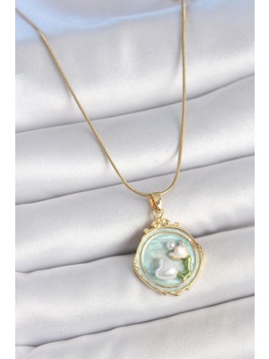 Mey Ithalat® 316L Çelik Gold Renk Zincir Turkuaz Mineli Incili Çiçek Işlemeli Portre Model Kadın Kolye