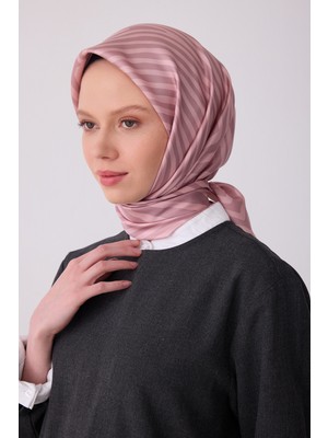 Belli Geometrik Desen Ipek Twill Eşarp  - 2026 Ilkbahar-Yaz (T)   4325-01