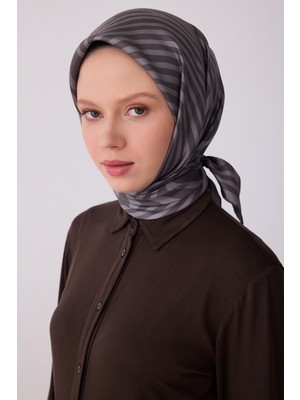 Belli Geometrik Desen Ipek Twill Eşarp  - 2026 Ilkbahar-Yaz (T)   4325-08