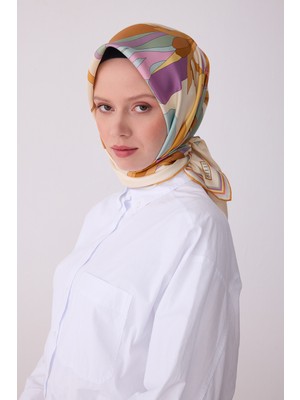 Belli Çiçek Desen Ipek Twill Eşarp   - 2026 Ilkbahar-Yaz (T)   4303-83