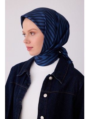 Belli Geometrik Desen Ipek Twill Eşarp  - 2026 Ilkbahar-Yaz (T)   4325-52