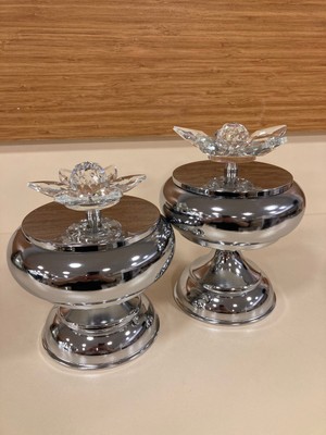 Plus Home Dekoratif 2'li Kristal Pirinç Kapaklı Ayaklı Obje Renk Gümüş Yükseklik 18 ve 15 cm