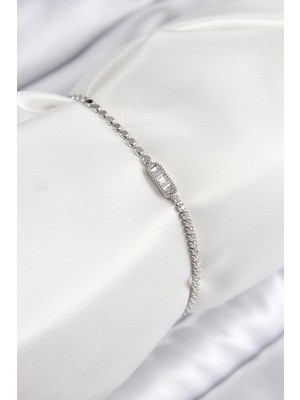 Mey Ithalat® Pirinç Zirkon Taşlı Dikdörtgen Model Ezme Zincir Gümüş Renk Kadın Bileklik