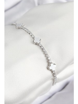 Mey Ithalat® Pirinç Zirkon Taşlı Yonca Model Gümüş Renk Kadın Bileklik