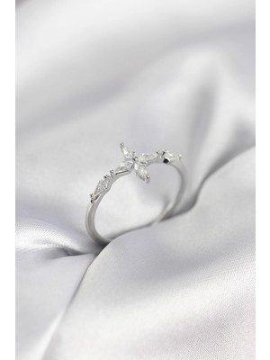 Mey Ithalat® Yıldız Model Zirkon Taşlı Gümüş Renk Kadın Yüzük