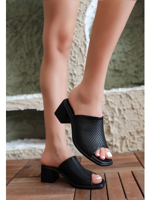 Zanna Siyah Cilt Topuklu Terlik - Lisinya