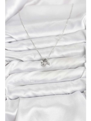 Pirinç Gümüş Renk Minimal Charmlı Kadın Kolye - Lisinya