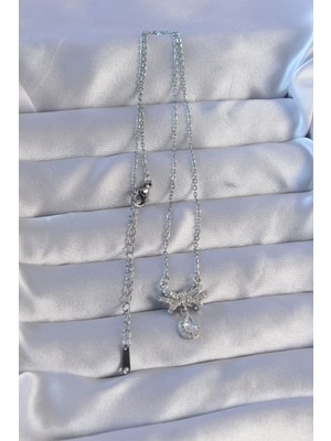 316L Çelik Zincirli Gümüş Renk Zirkon Taşlı Damla Detay Fiyonk Model Kolye - Lisinya