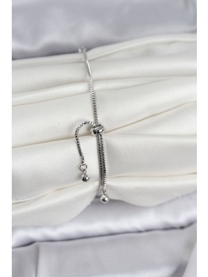 Gümüş Renk Zincir Model Zirkon Taşlı Pirinç Asansörlü Kadın Bileklik - Lisinya