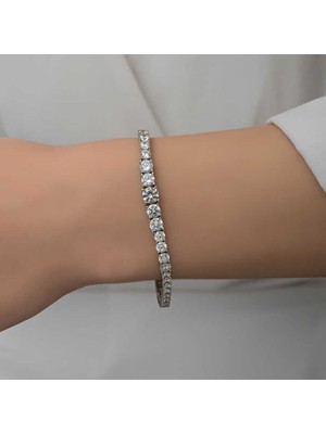 İsmiyle Al Gümüş Süzme Beyaz Taşlı Su Yolu Kadın Bileklik