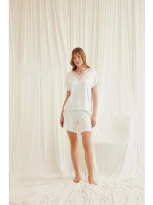 Aria's Closet Arias Closet Kısa Kollu Dantelli V Yaka Şort Takımı