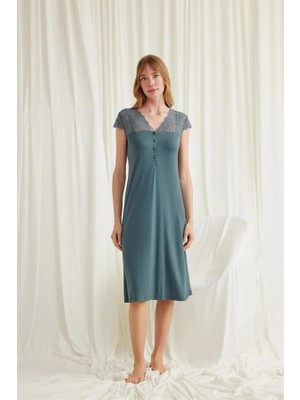 Aria's Closet Arias Closet Kolu Omzu ve Yakası Dantelli Önü Düğmeli Gecelik