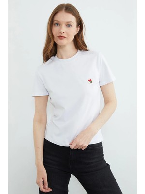 FullaModa Çiçek Nakışlı Bisiklet Yaka Tişört