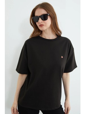 FullaModa Metal Aksesuarlı Bisiklet Yaka Oversize Tişört