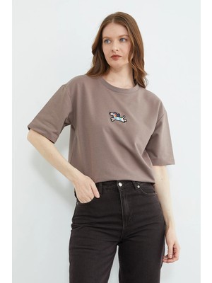 FullaModa Köpek Nakışlı Bisiklet Yaka Salaş Tişört