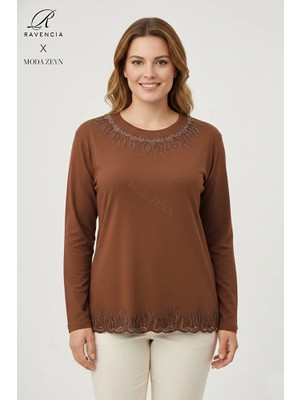 Ravencia Kadın Damla Desenli Yaka ve Etek Taşlı Işlemeli Yırtmaçlı Likralı Anne Penye Bluz
