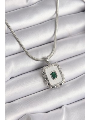 Inure Jewelry 316L Çelik Gümüş Renk İtalyan Zincir Beyaz Sedefli Kare Portre Model Zümrüt Taş Detay Kadın Kolye