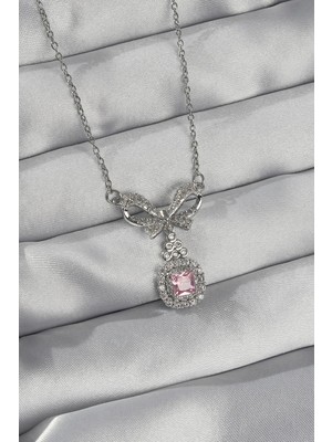 Inure Jewelry 316L Çelik Gümüş Renk Fiyonk Detay Pembe Zirkon Taşlı Tektaş Kolye