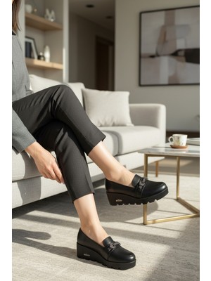 Enoch Siyah Bel ve Diz Dostu Yüksek Konforlu Dolgu Topuklu Platform Anne Ayakkabısı