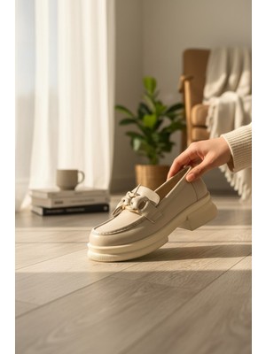 Enoch Kadın Rugan Dokulu Zincir Detaylı Maskülen Comfort Loafer