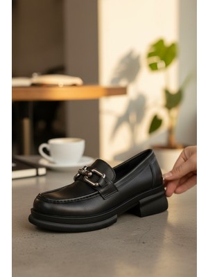 Enoch Noch Kadın Antik Gümüş Köprü Tokalı Pürüzsüz Deri Dokulu Comfort Loafer