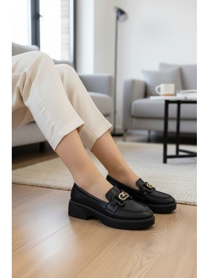 Enoch Kadın Gold Geometrik Tokalı Comfort Tabanlı Maskülen Loafer