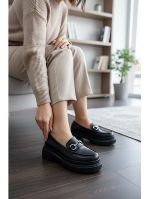 Enoch Kadın Ekru Kristal Taşlı Gold Tokalı Tırtıklı Chunky Taban Loafer