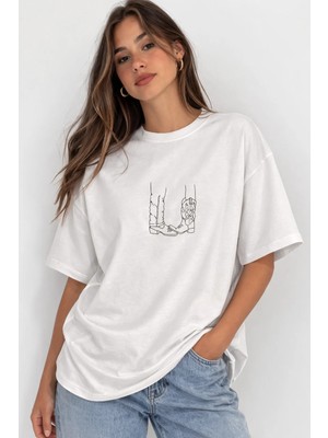 Camblys Kadın Kovboy Çizmesi Ön Baskılı Oversize Kalın Kumaş Bol Kesim Pamuklu T-Shirt