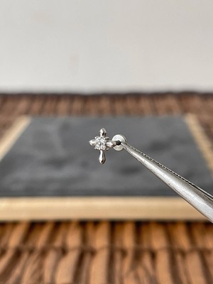 Aida Jewelss %100 Cerrahi Çelik Haç Zirkon 6x1.2mm Çelik Labret Piercing