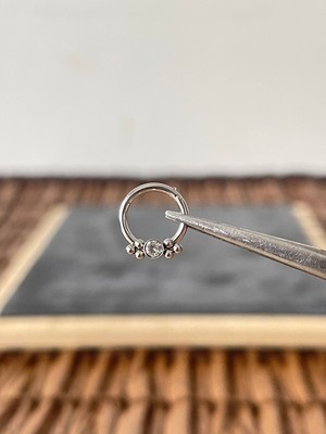 Aida Jewelss %100 Cerrahi Çelik Altı Top Tek Zirkon 8mm x 1.2mm Çelik Kilitli Halka Piercing