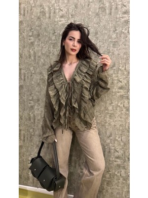 Leilaa Önden Bağlamalı Fırfırlı Gömlek