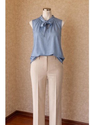 Aleksandrit Butik V Yaka Önden Bağlamalı Mavi Bluz