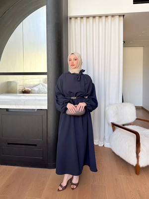 Miraydin Butik Kadın Boyun Bağlamalı Kemerli Elbise M91113 - Lacivert
