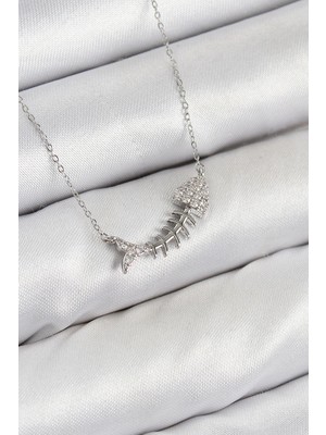 Bucuks Mey Ithalat® Pirinç Zirkon Taşlı Balık Kılçığı Model Gümüş Renk Kadın Kolye