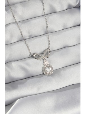 Bucuks Mey Ithalat® 316L Çelik Gümüş Renk Fiyonk Detay Zirkon Taşlı Tektaş Kolye