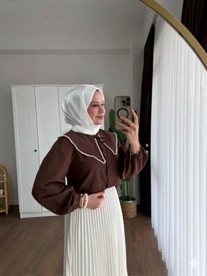 Miraydin Butik Kadın Etek Üstü Bebe Yaka Incili Kahverengi Gömlek