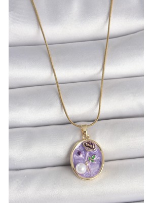 Bucuks Mey Ithalat® 316L Çelik Gold Renk Zincir Mor Çiçek Işlemeli Inci Detay Portre Model Kadın Kolye