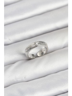 Bucuks Mey Ithalat® Pirinç Gümüş Renk Zirkon Taşlı Kutup Yıldızı Model Kadın Yüzük