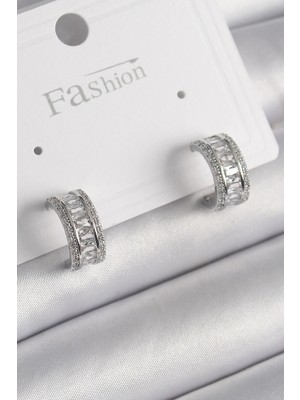 Bucuks Mey Ithalat® Pirinç Gümüş Renk Zirkon Taşlı Halka Model Kadın Küpe