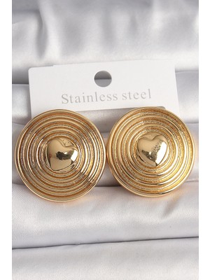 Bucuks Mey Ithalat® Pirinç Gold Renk Kalp Işlemeli Daire Plaka Model Kadın Küpe