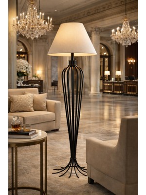 Vinner Atelıer N°7 Heykelsi Lambader – Özel Tasarım Metal Gövde, Salon, Ofis ve Lobi Aydınlatması