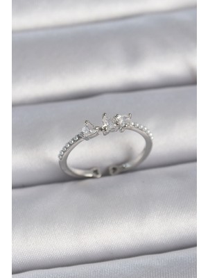 Esranın Dünyası Pirinç Gümüş Renk Zirkon Taşlı Kalp Inci Detay Ayarlanabilir Model Kadın Yüzük RSEBJ34-ESR