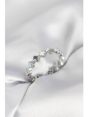 Esranın Dünyası Gümüş Renk Sedefli Yonca Model Kadın Yüzük RSEBJ34-ESRDNS