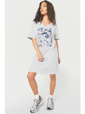 Rock&roll Denizde Hayat Gri V Yaka Yarım Kol Diz Boyu Rahat Ev Elbisesi Gecelik